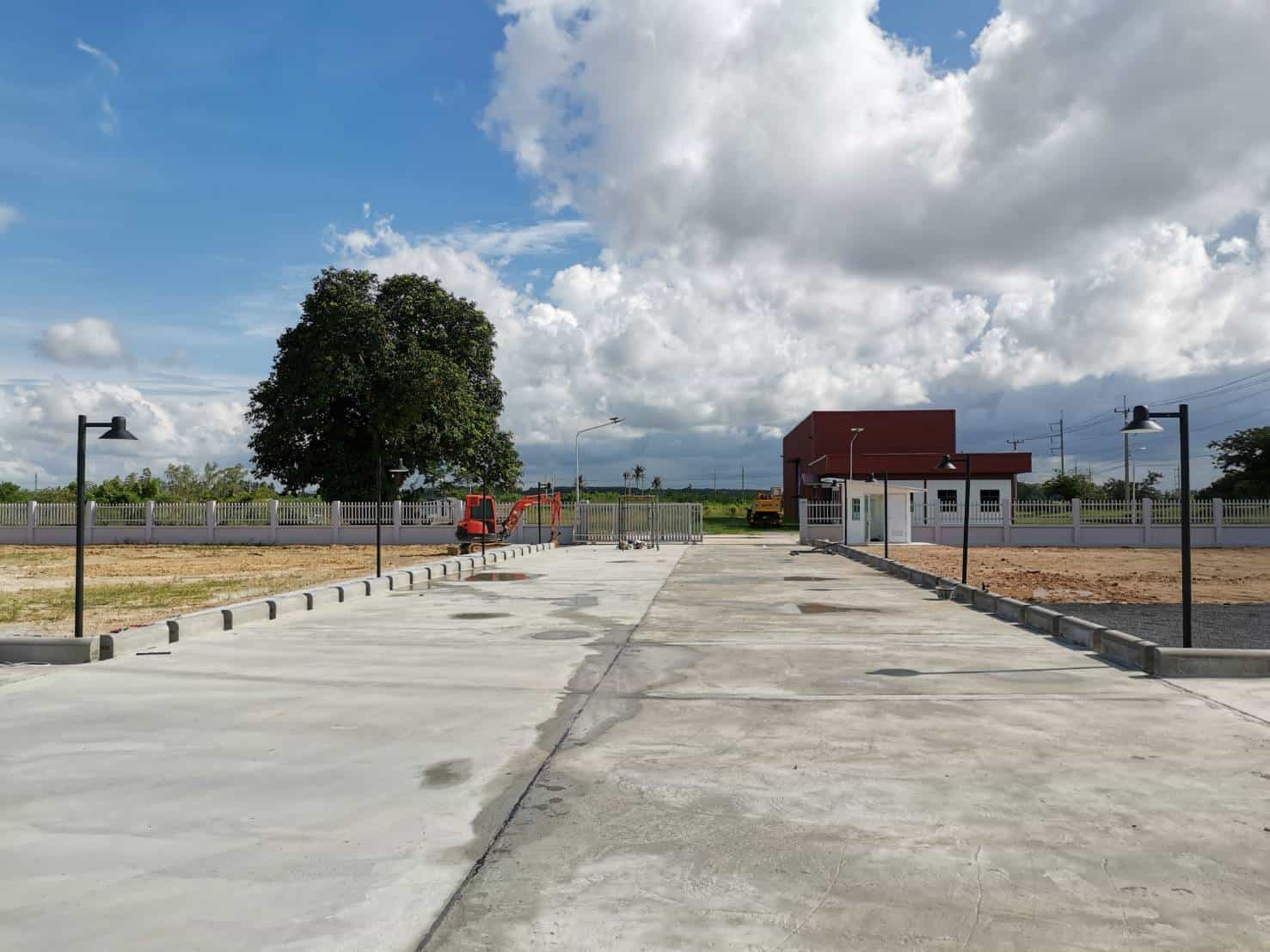 เสาไฟสนามหญ้า รุ่น โคมฝาชีกิ่งข้างหัวเดี่ยว
