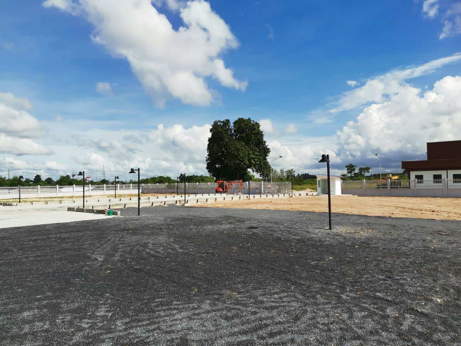 เสาไฟสนามหญ้า รุ่น โคมฝาชีกิ่งข้างหัวเดี่ยว